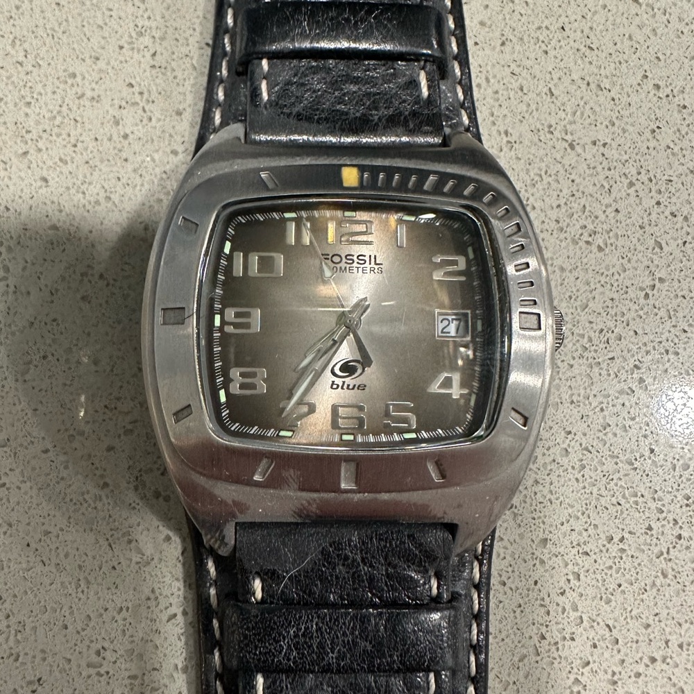 Watch - Picture 3 of 3